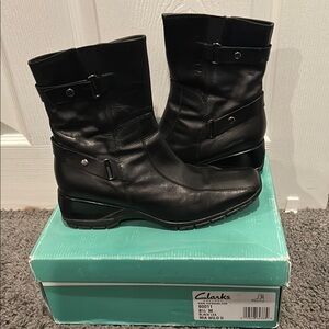 Clarks Black Winter Rain Boots Leather Pull-On